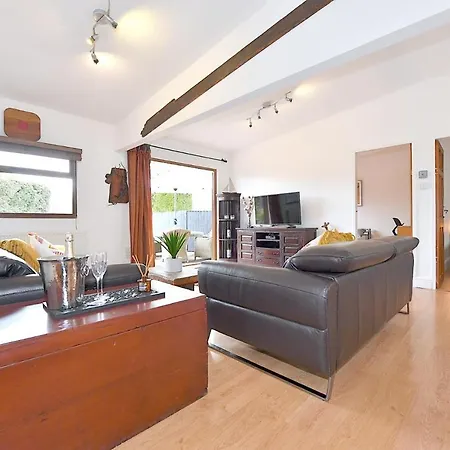 Gorgeous 3Bd Cottage In The Heart Of Guildford Exterior photo