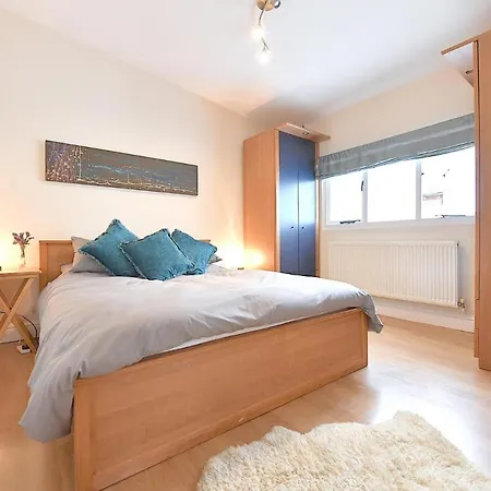 Gorgeous 3Bd Cottage In The Heart Of Guildford Exterior photo